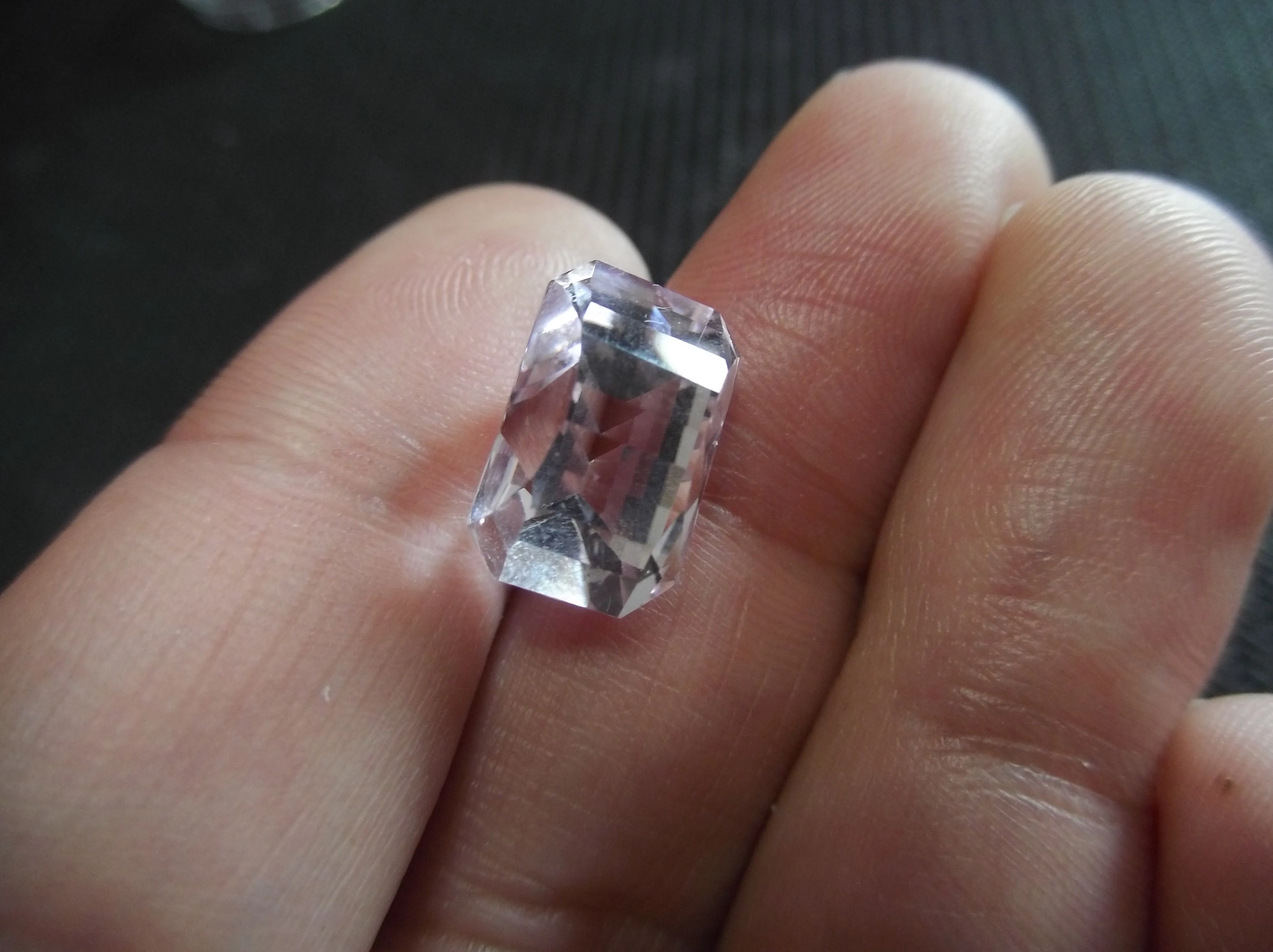 9.6ct GORGEOUS KUNZITE WITH A SUBTLE PINK COLOR