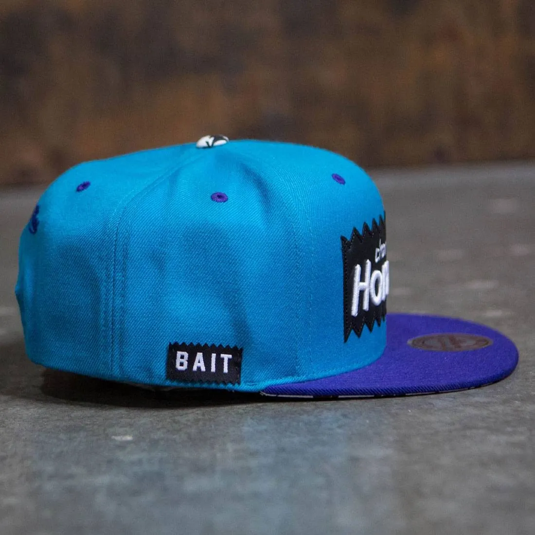 BAIT x NBA x Mitchell And Ness Charlotte Hornets STA3 Wool Snapback Cap (teal / purple)