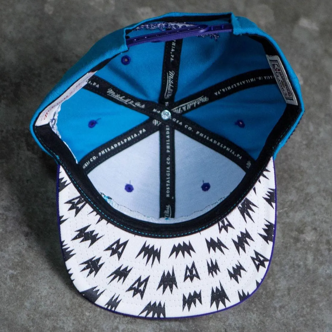 BAIT x NBA x Mitchell And Ness Charlotte Hornets STA3 Wool Snapback Cap (teal / purple)