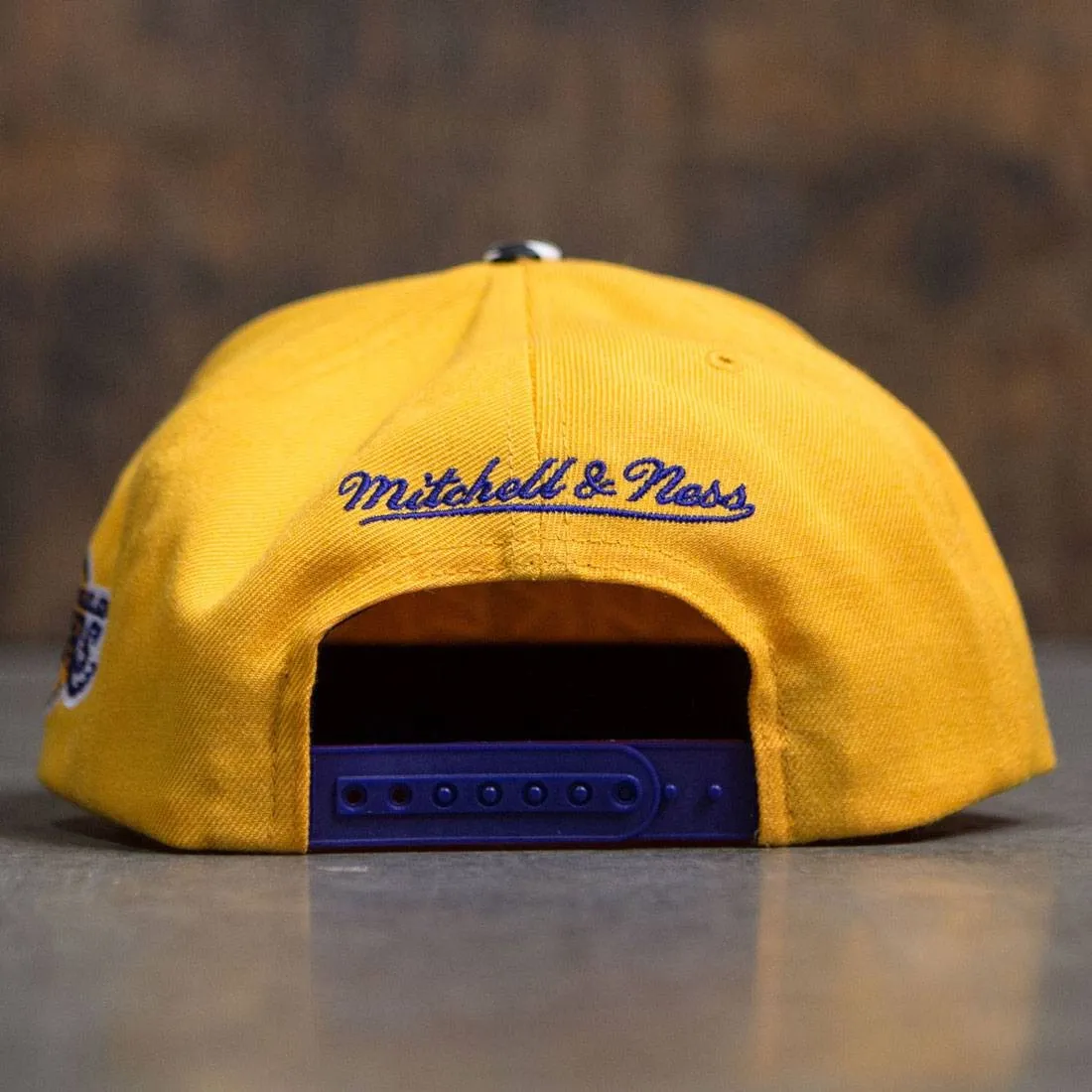 BAIT x NBA x Mitchell And Ness Los Angeles Lakers STA3 Wool Snapback Cap (gold)