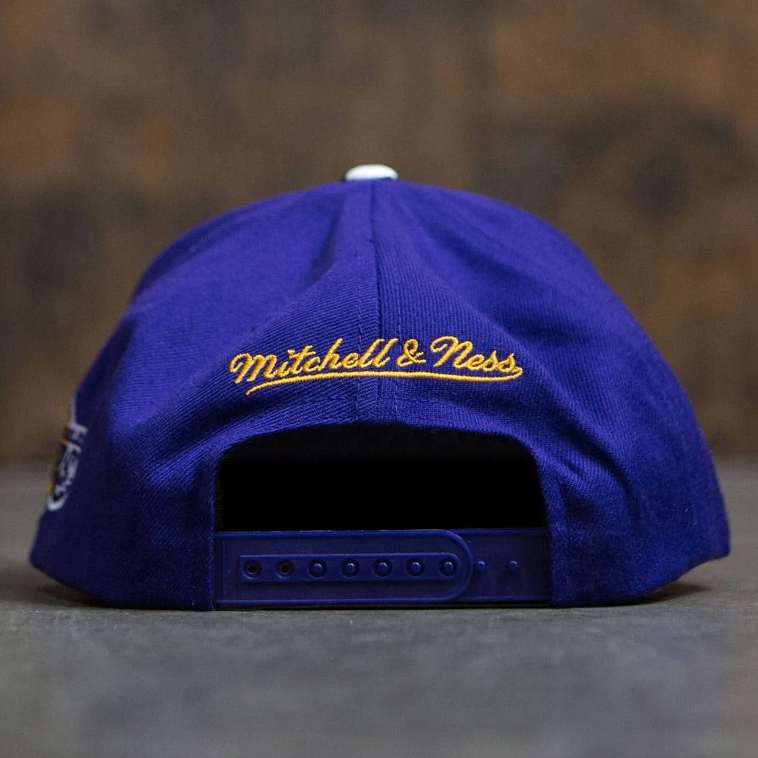 BAIT x NBA x Mitchell And Ness Los Angeles Lakers STA3 Wool Snapback Cap (purple / gold)