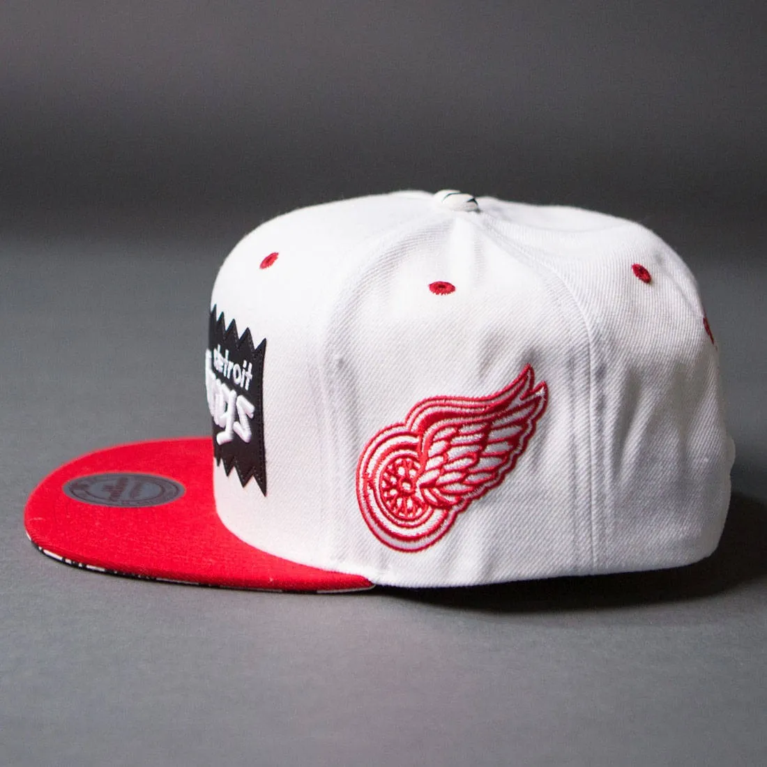 BAIT x NHL x Mitchell And Ness Detroit Red Wings STA3 Wool Snapback Cap (white / red)