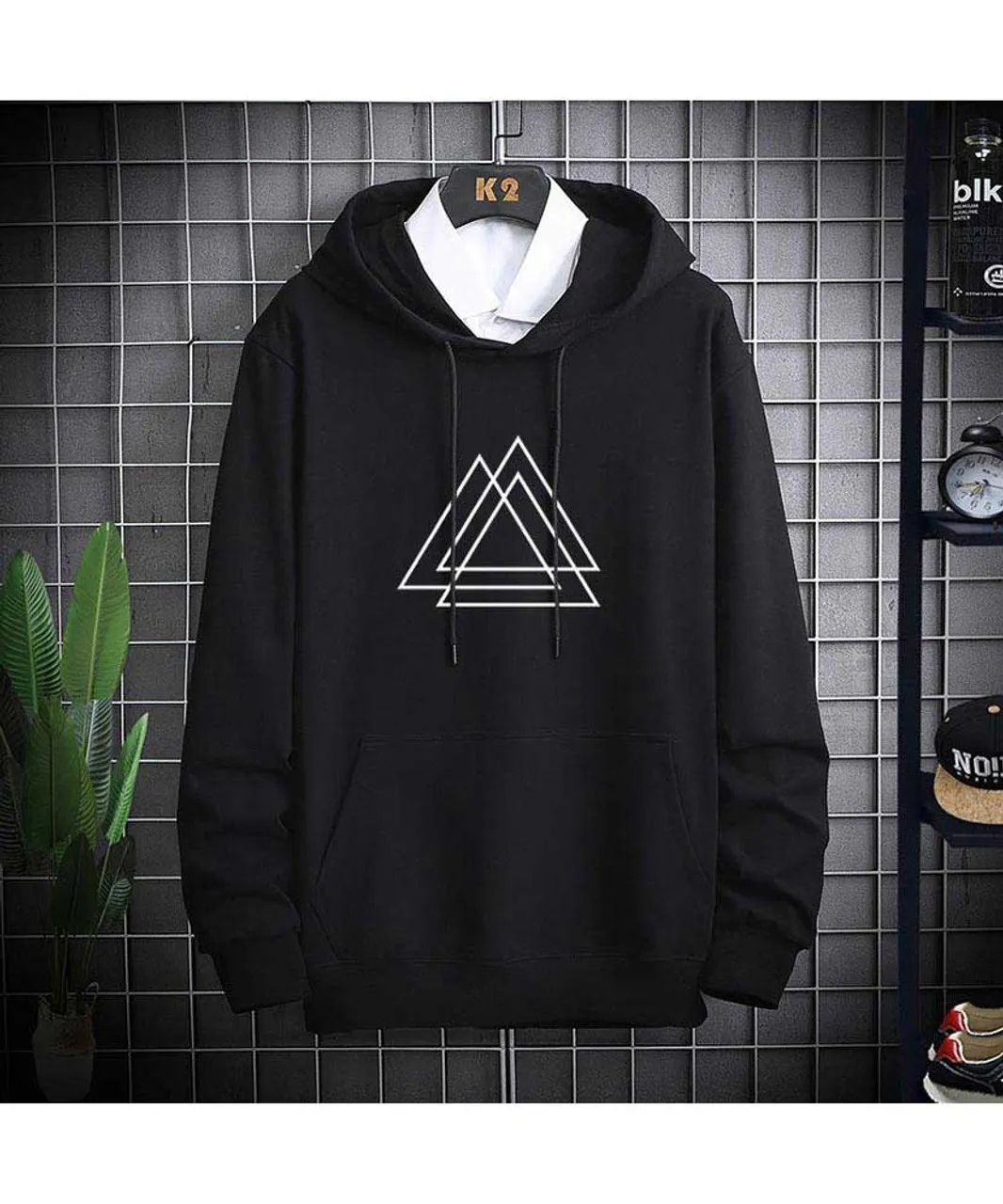 Black triple triangle pattern print pull over hoodies